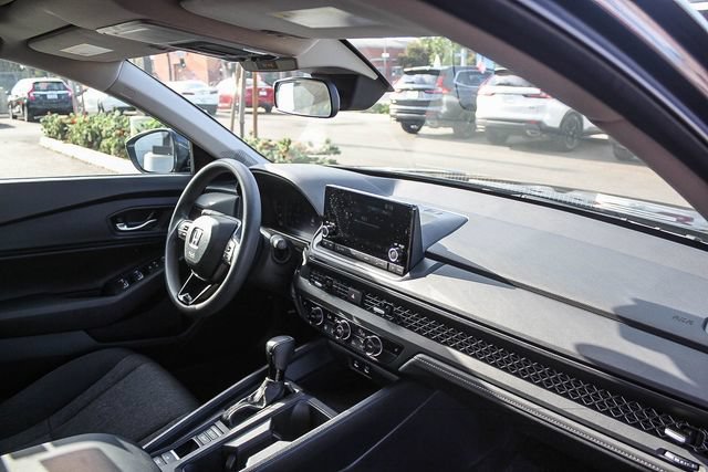 Used 2023 Honda Accord EX image 21