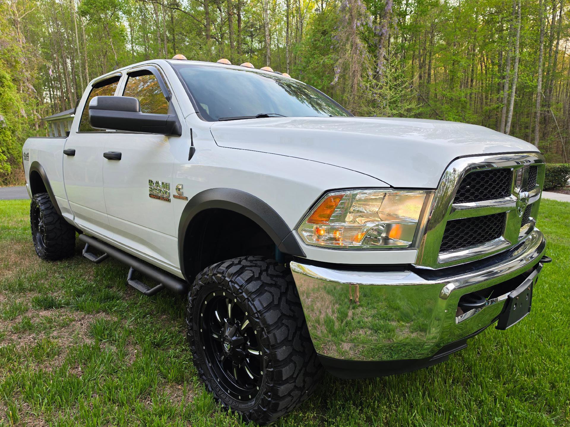 Used 2018 RAM 2500 Tradesman w/ Chrome Appearance Group AWD/4WD image 4