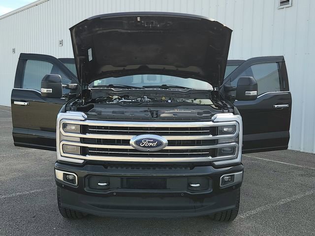 Used 2023 Ford F250 Limited AWD/4WD image 9
