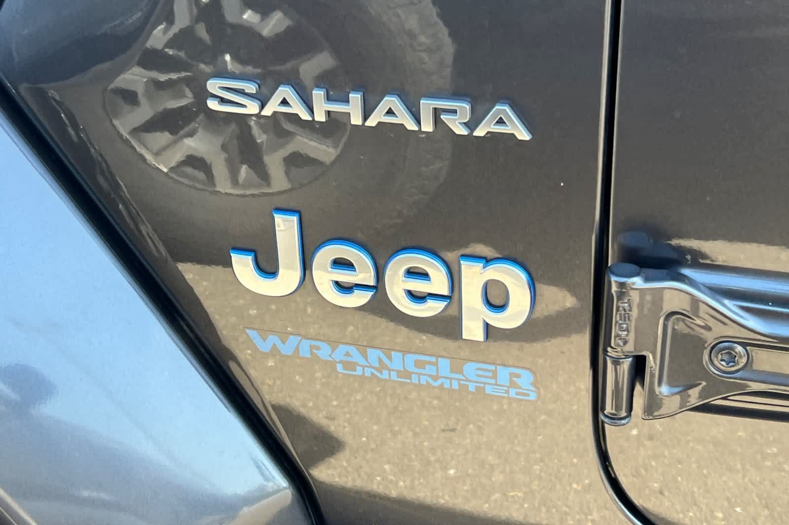 Used 2021 Jeep Wrangler Unlimited Sahara w/ Cold Weather Group AWD/4WD image 20