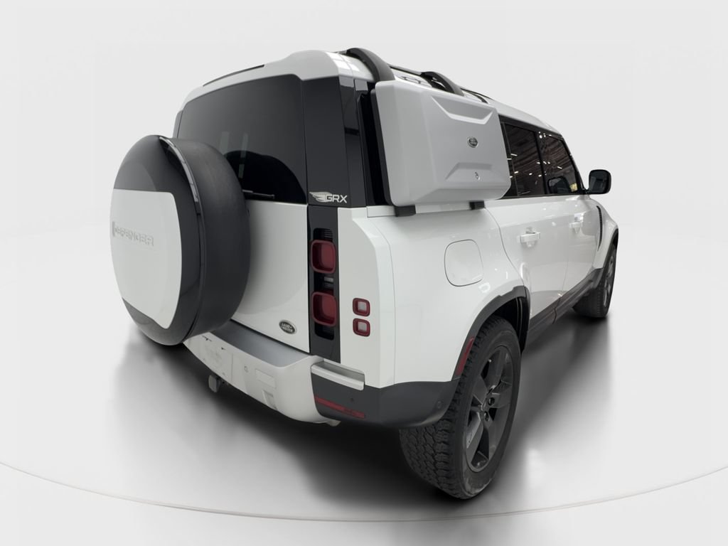 Used 2023 Land Rover Defender 110 S AWD/4WD image 7