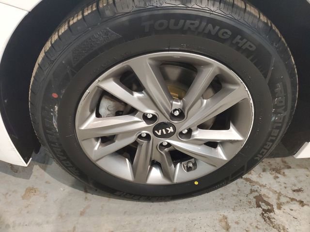 Used 2020 Kia Optima LX image 29