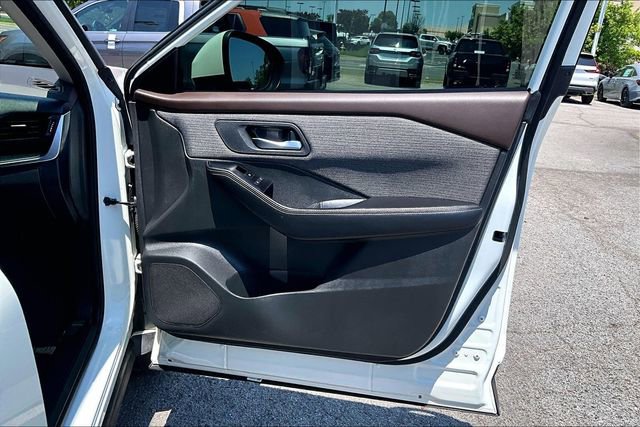 Used 2023 Nissan Rogue SV AWD/4WD image 27