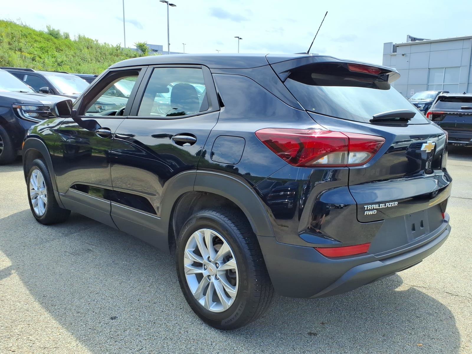 Used 2021 Chevrolet TrailBlazer LS AWD/4WD image 3