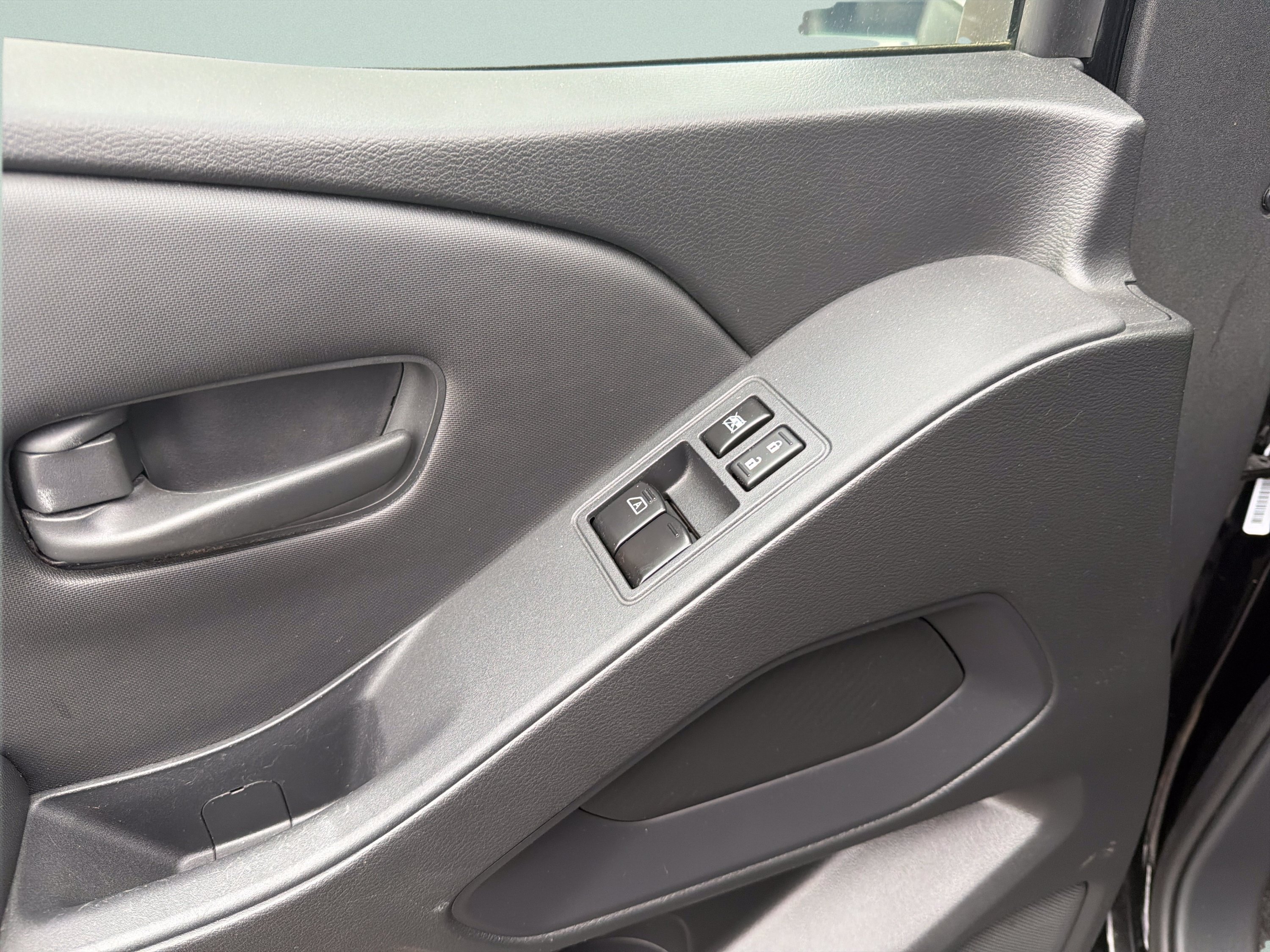 Used 2022 Nissan Frontier S RWD image 16