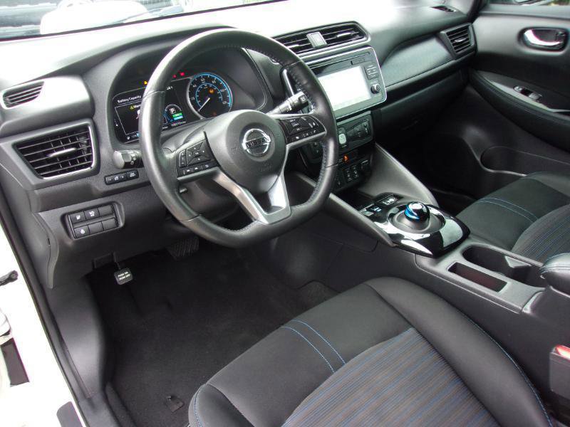 Used 2020 Nissan Leaf SV w/ SV Technology Package image 24