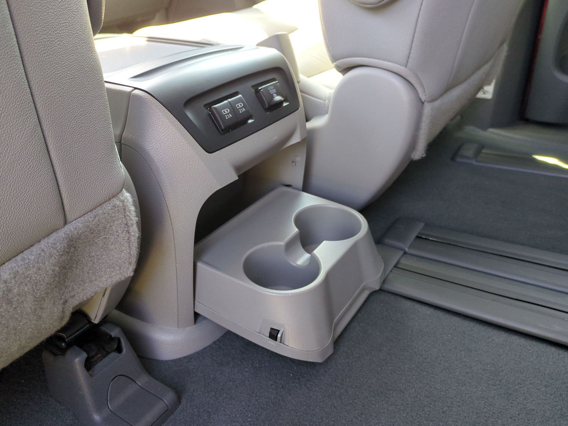 Used 2020 Toyota Sienna XLE FWD image 37