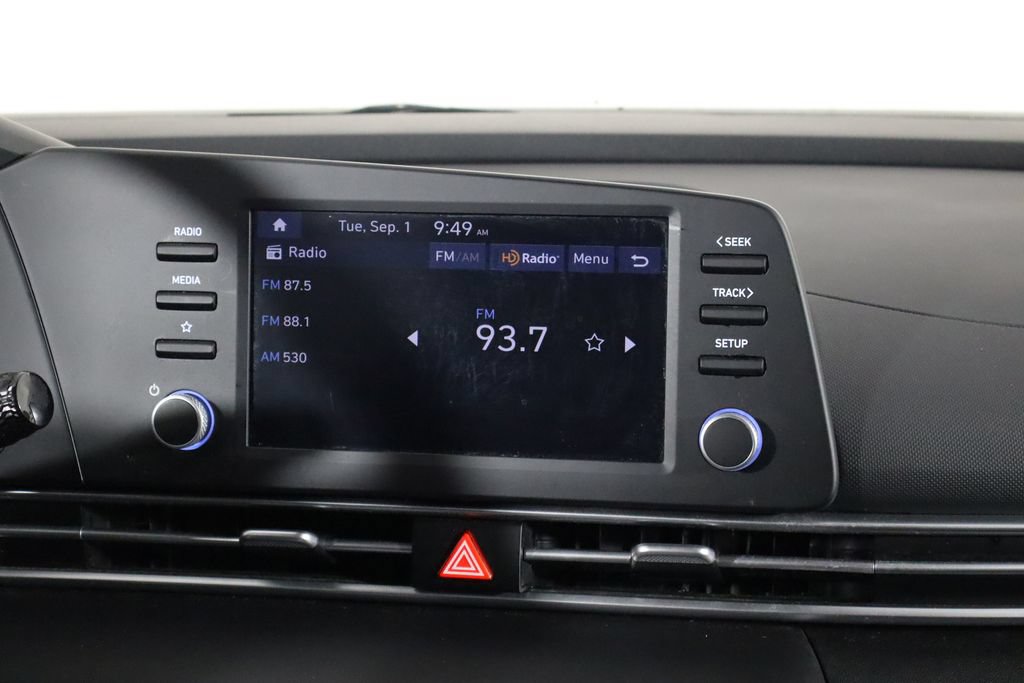 Used 2025 Hyundai Elantra SE FWD image 25