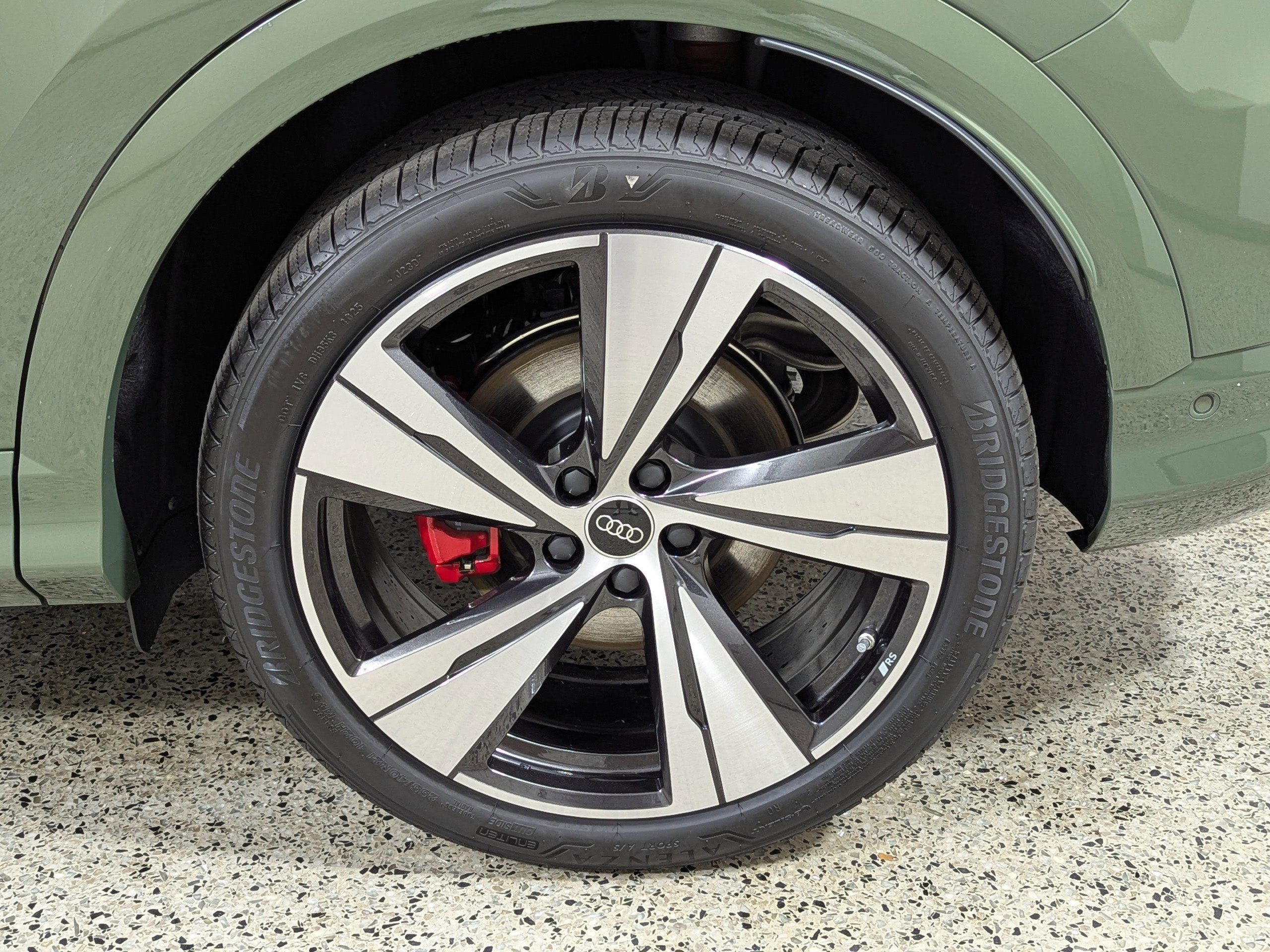 New 2025 Audi SQ5 Premium Plus image 28