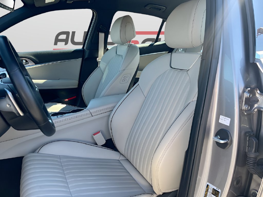 Used 2023 Genesis G70 2.0T AWD/4WD image 21