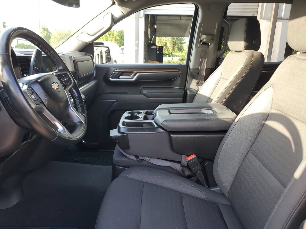 Used 2025 Chevrolet Silverado 1500 LT RWD image 19