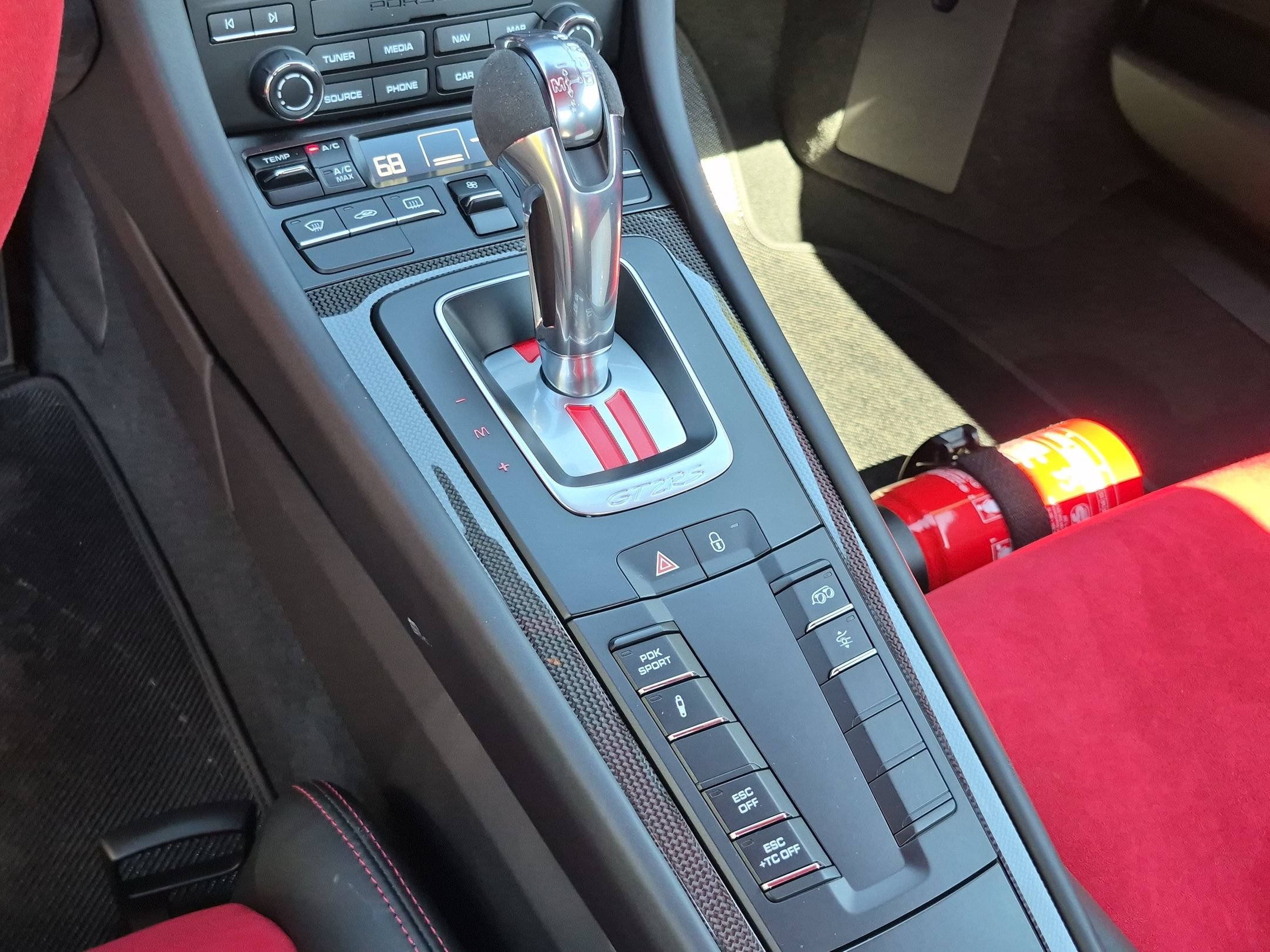 Certified 2018 Porsche 911 GT2 RS RWD image 16