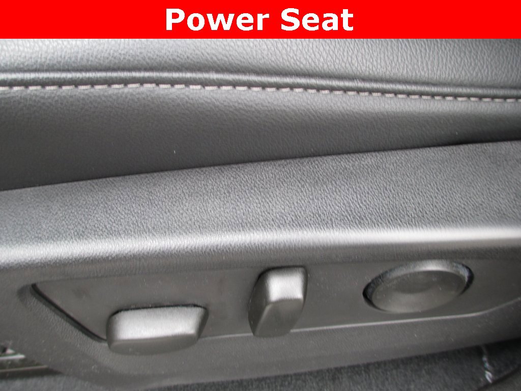 Used 2023 Chevrolet Colorado LT w/ LT Convenience Package III image 23