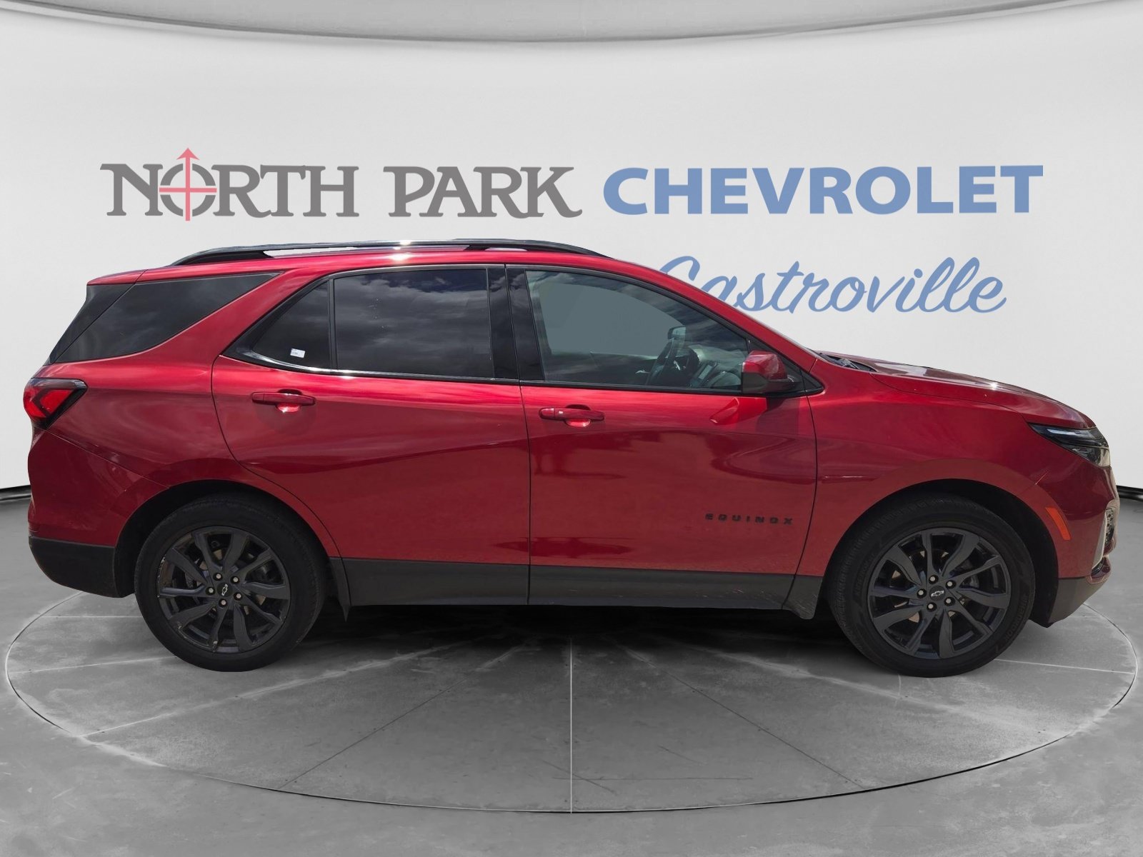 Used 2024 Chevrolet Equinox RS FWD image 2
