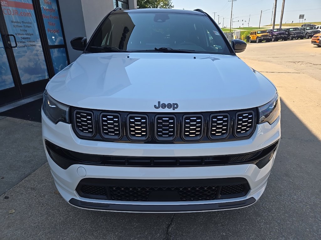 Used 2024 Jeep Compass Limited w/ High Altitude Package AWD/4WD image 17