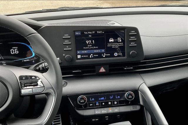 New 2025 Hyundai Elantra Sport image 7