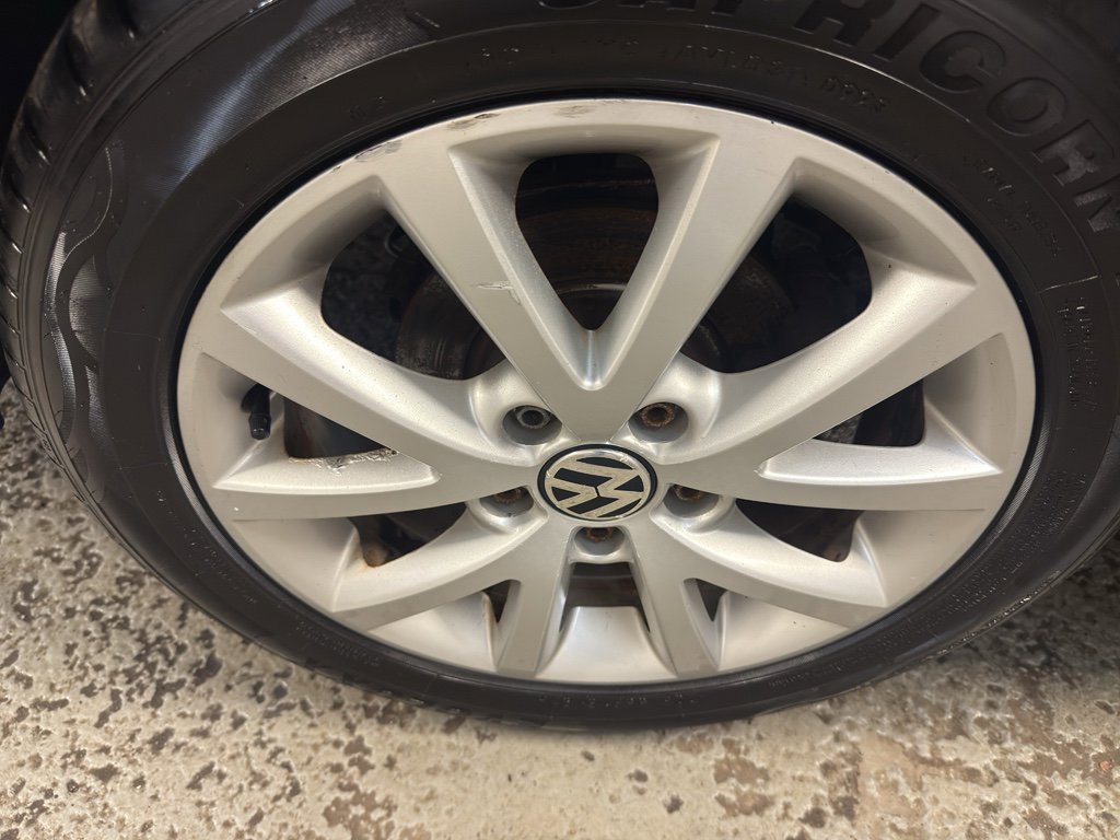 Used 2013 Volkswagen Jetta SE FWD image 34