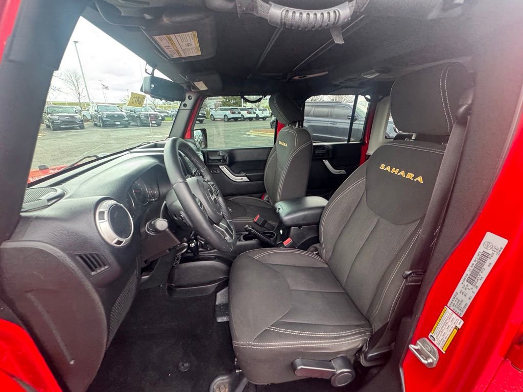 Used 2015 Jeep Wrangler Unlimited Sahara w/ Dual Top Group image 10