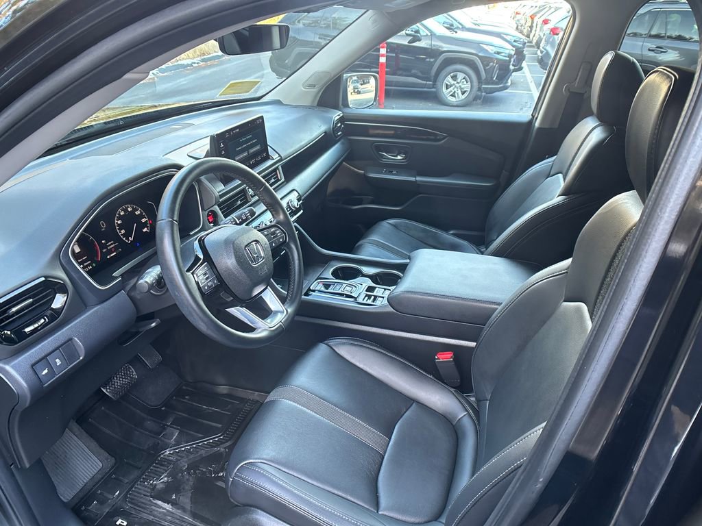 Used 2023 Honda Pilot Touring image 9