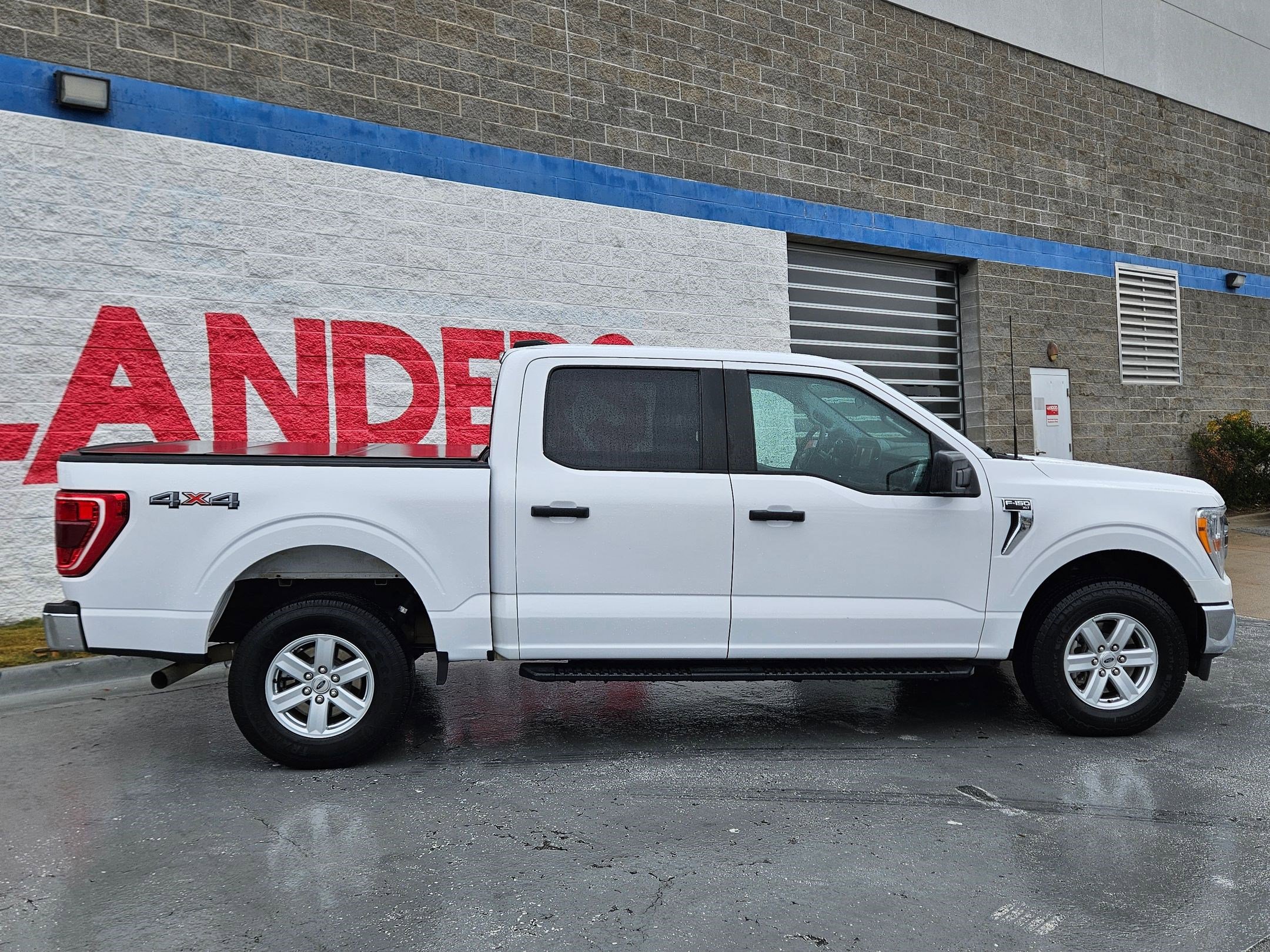 Used 2021 Ford F150 XLT w/ Trailer Tow Package image 8
