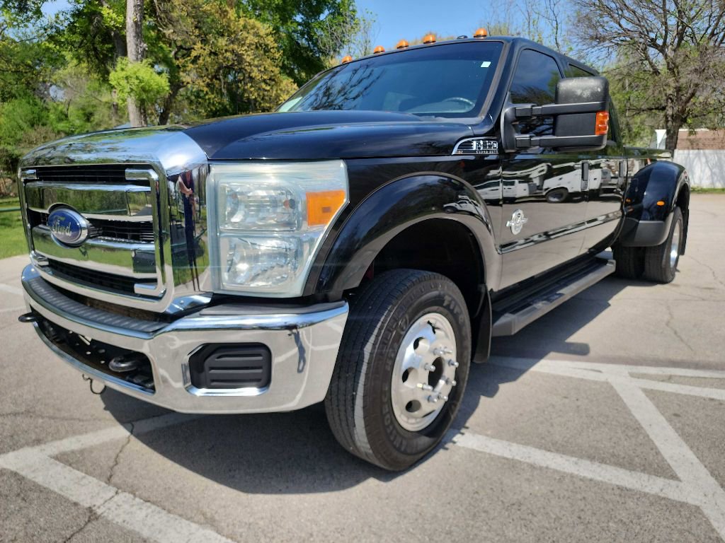 Used 2016 Ford F350 XLT w/ XLT Interior Package image 3