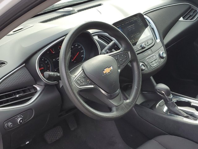 Used 2025 Chevrolet Malibu LT FWD image 7