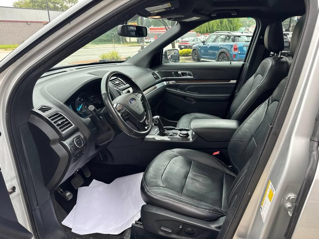 Used 2019 Ford Explorer Limited w/ Class III Trailer Tow Package AWD/4WD image 22