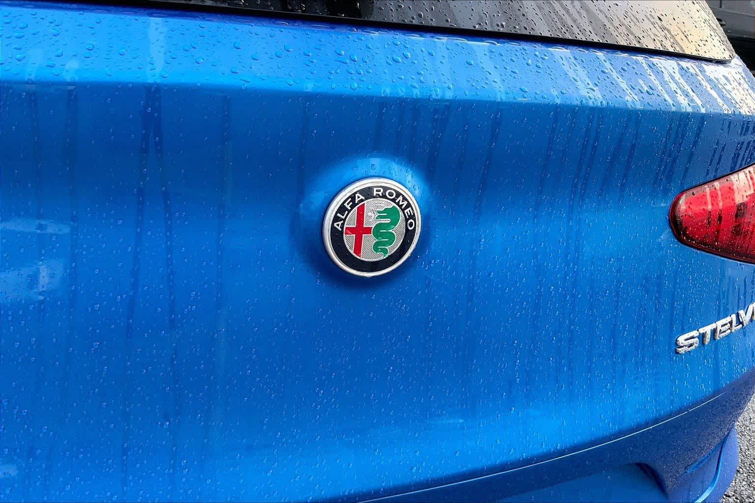 Used 2023 Alfa Romeo Stelvio Veloce AWD/4WD image 10