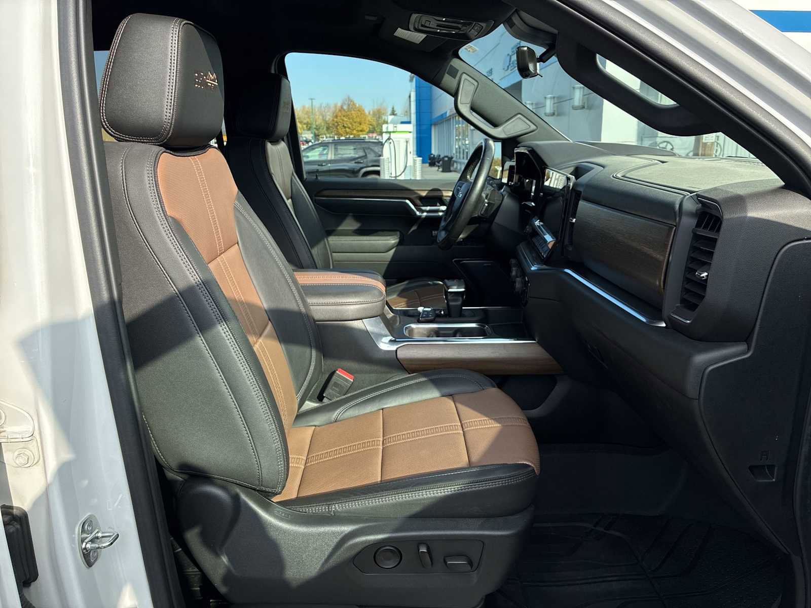 Certified 2023 Chevrolet Silverado 1500 High Country w/ Technology Package image 28