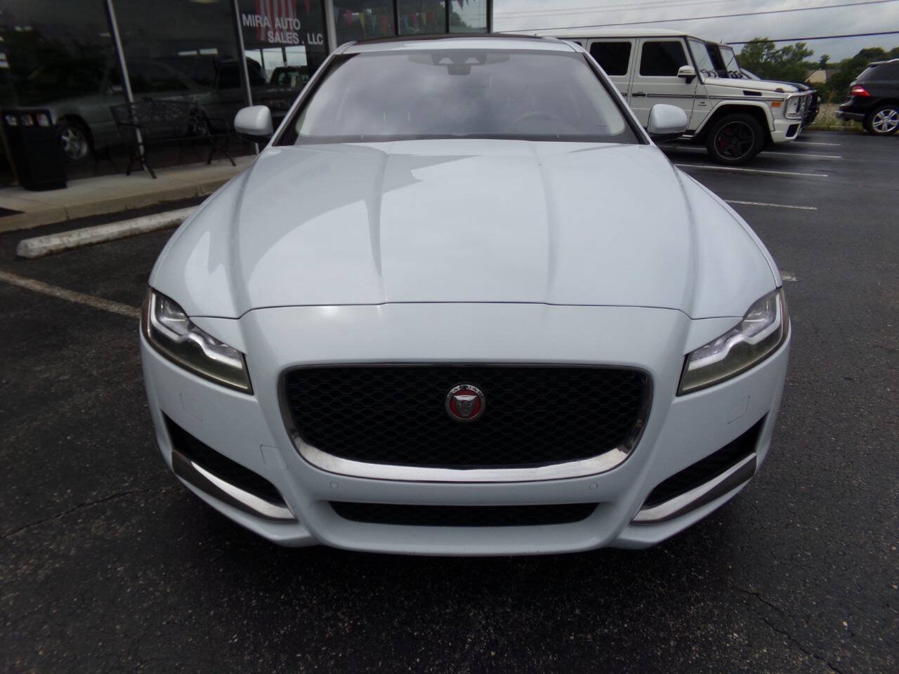 Used 2016 Jaguar XF Premium RWD image 5