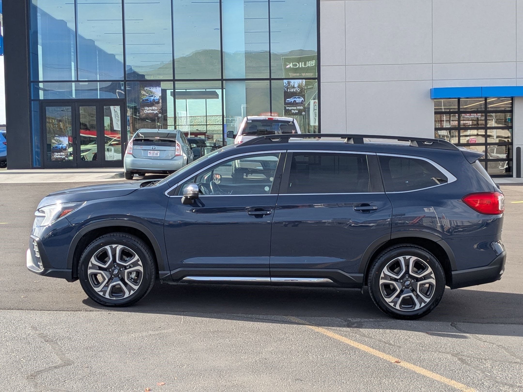 Used 2023 Subaru Ascent Limited w/ Technology Package image 7