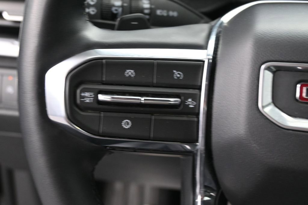 Used 2025 GMC Acadia Elevation FWD image 43