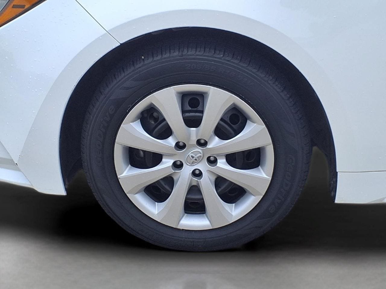 Used 2024 Toyota Corolla LE FWD image 9