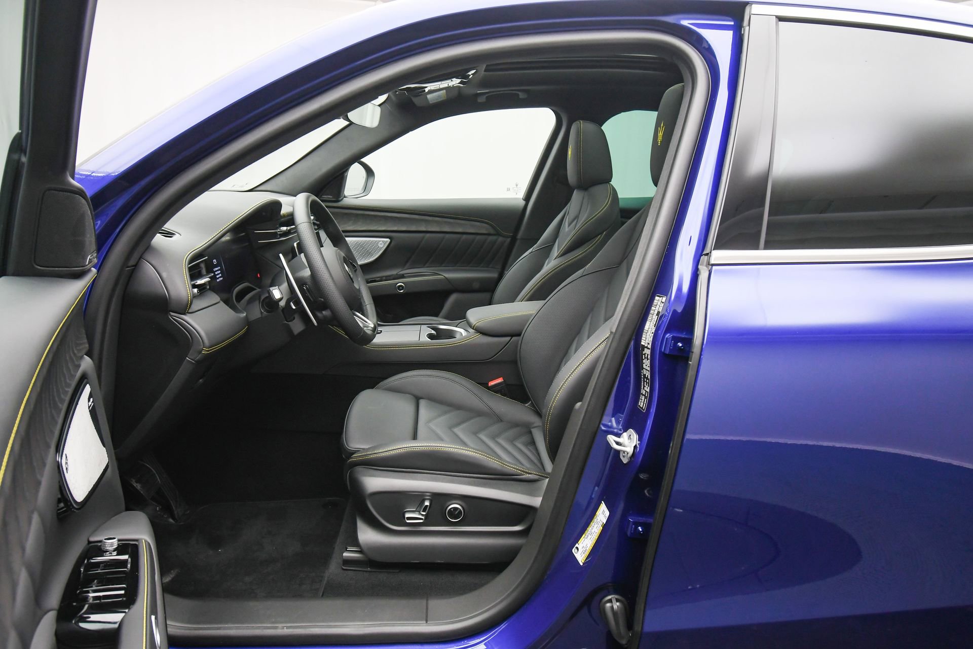 New 2025 Maserati Grecale GT image 18