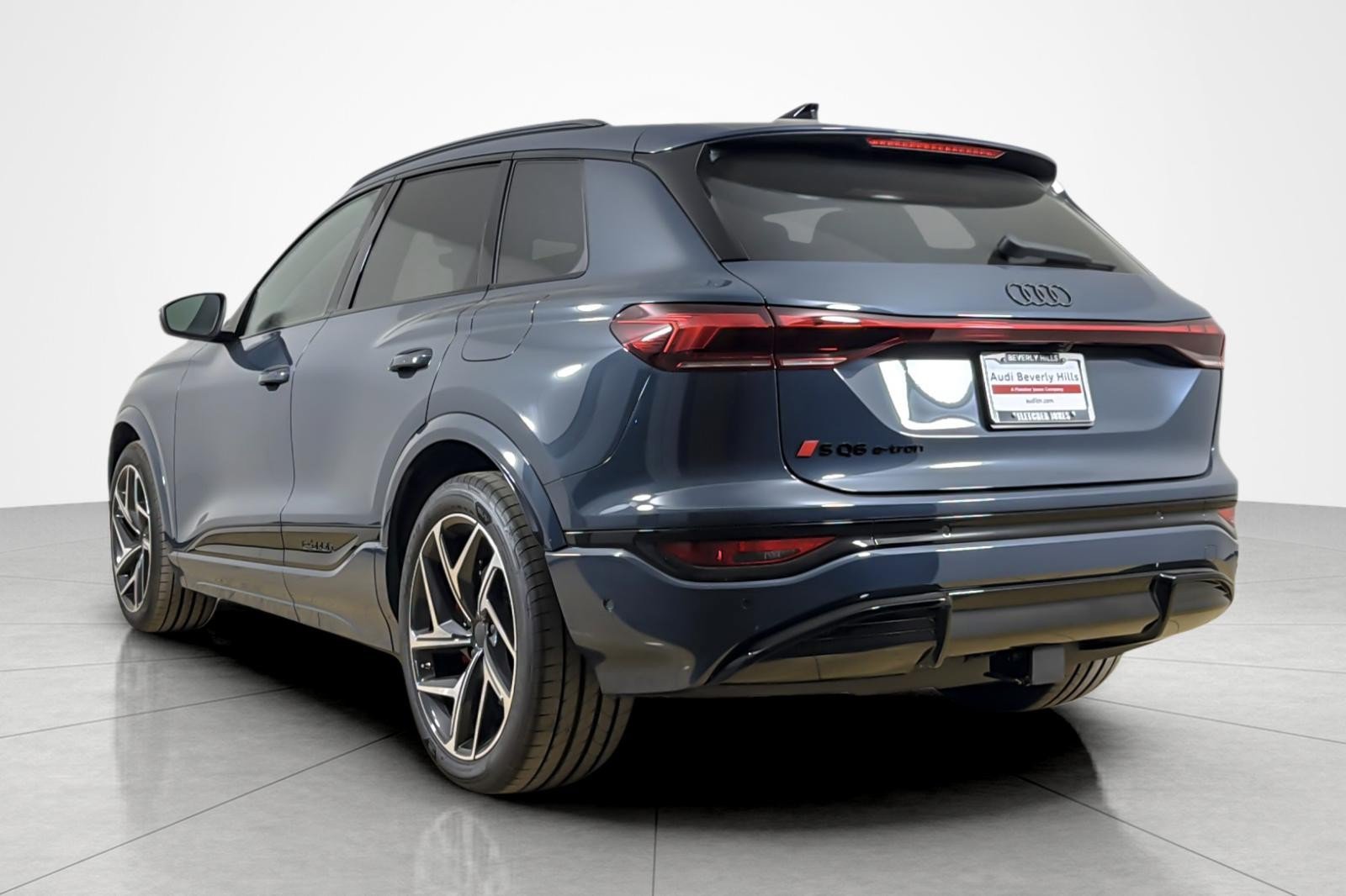 New 2027 Audi SQ6 e-tron Premium Plus AWD/4WD image 4