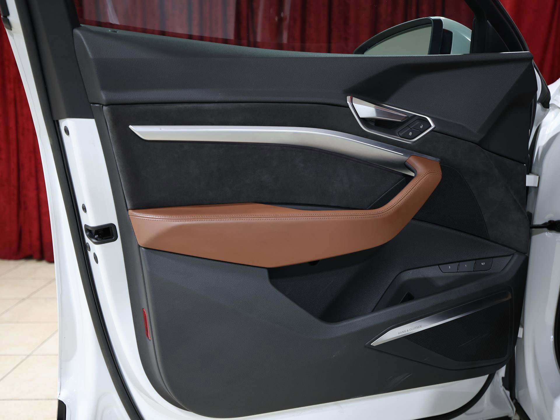 Used 2019 Audi e-tron Prestige AWD/4WD image 11