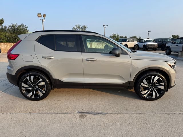 Used 2025 Volvo XC40 B5 Ultra AWD/4WD image 7
