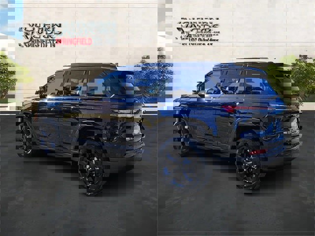 New 2025 Jeep Grand Cherokee Altitude image 3