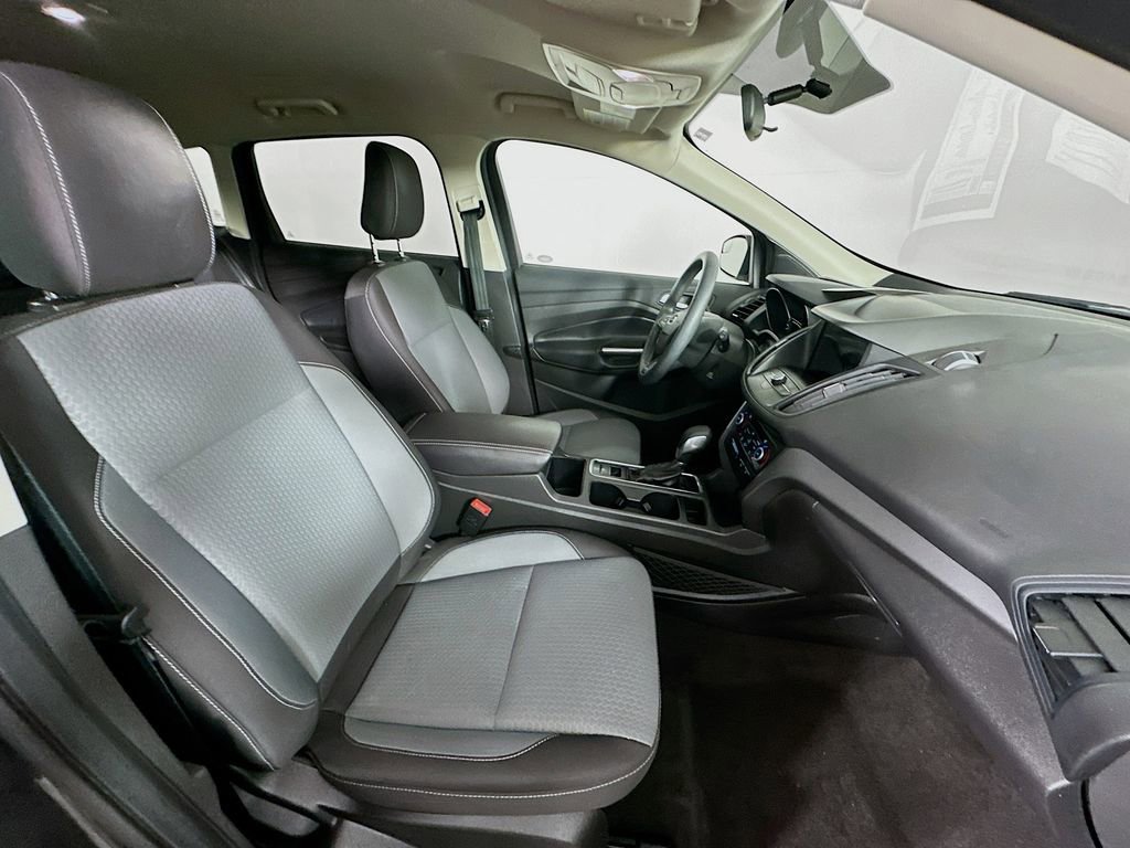 Used 2019 Ford Escape SE FWD image 34