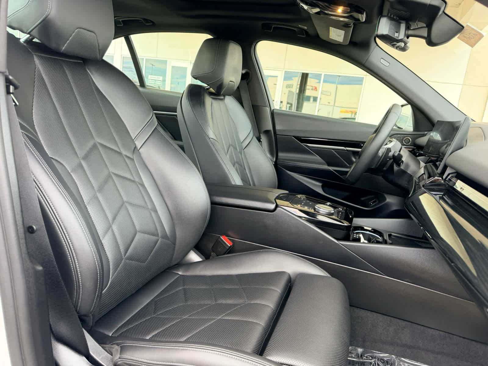 Used 2025 BMW 530i xDrive image 23