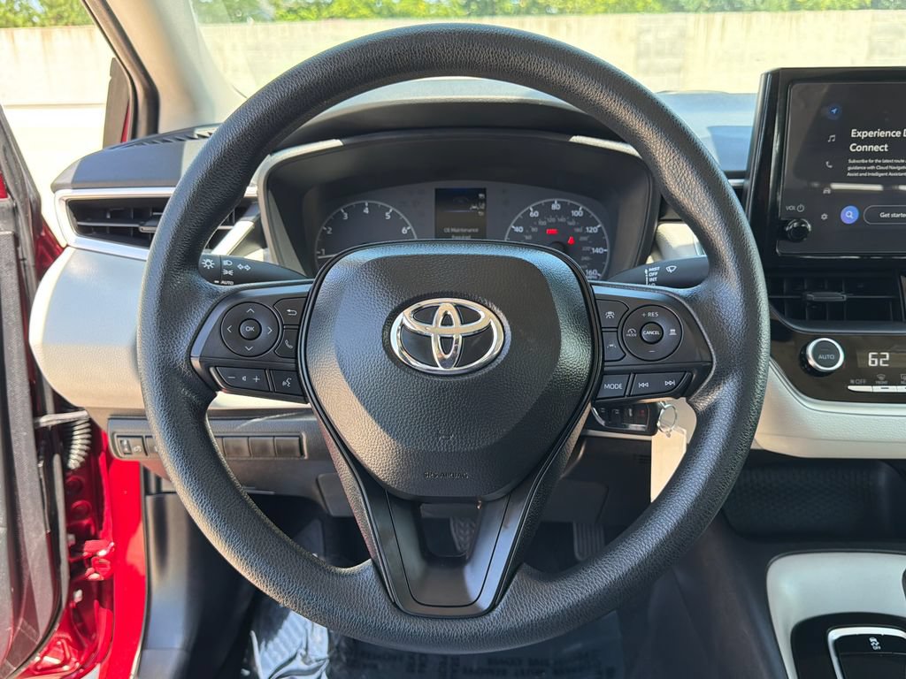 Used 2025 Toyota Corolla LE FWD image 21