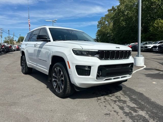 Used 2021 Jeep Grand Cherokee L Overland w/ Luxury Tech Group IV AWD/4WD image 3