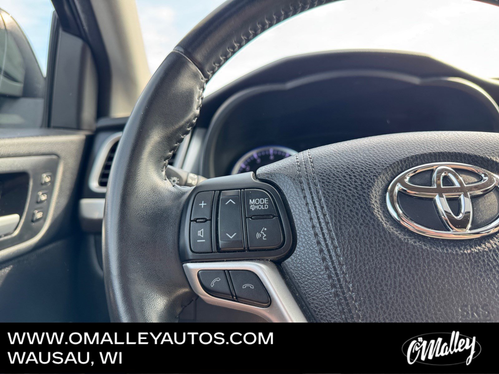 Used 2018 Toyota Highlander Limited AWD/4WD image 16