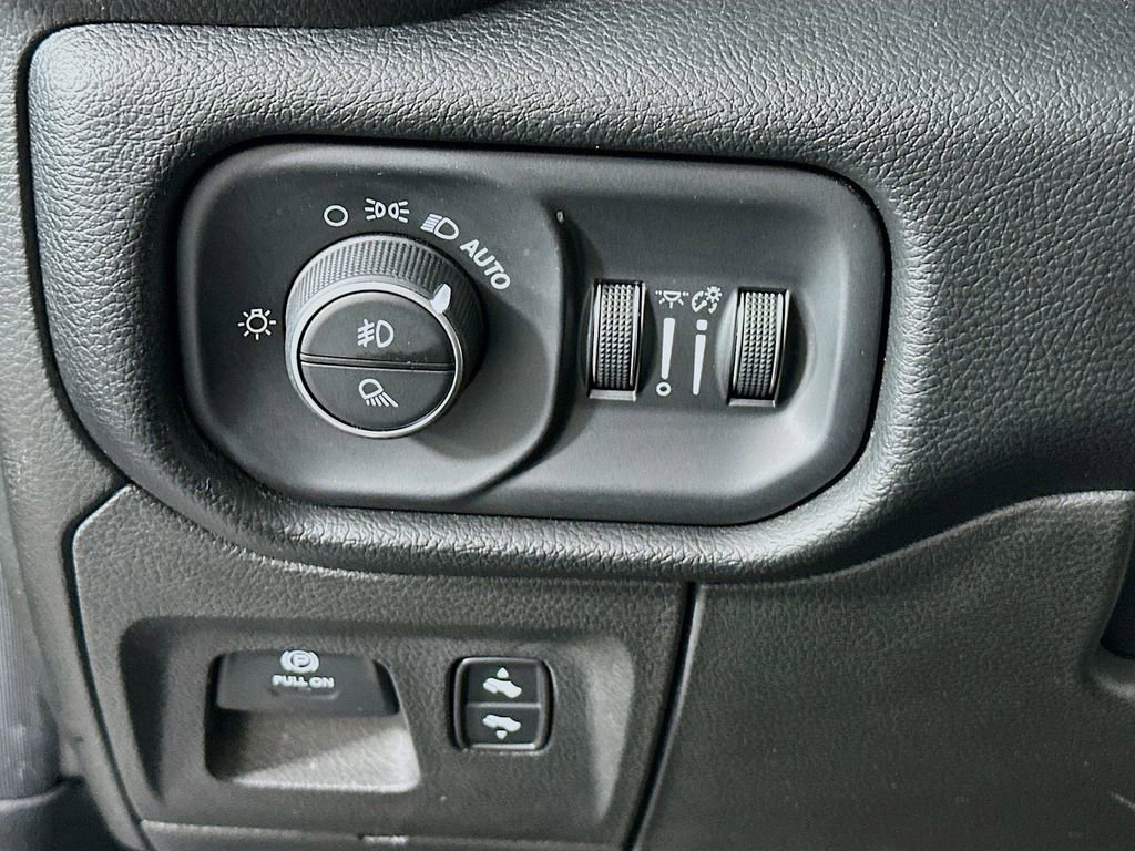 Used 2019 RAM 1500 Laramie image 10