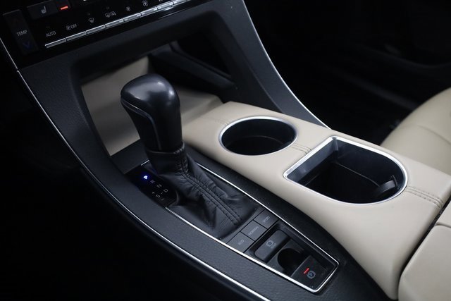 Used 2021 Toyota Avalon XLE w/ Carpet Mat Package (TMS) image 20