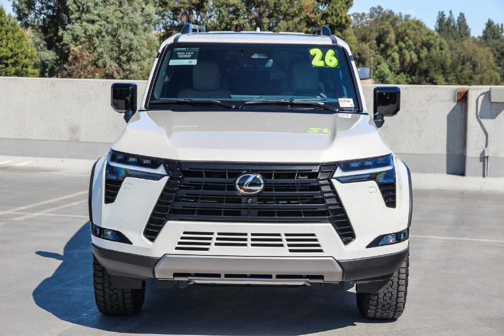 Certified 2026 Lexus GX 550 AWD/4WD image 2