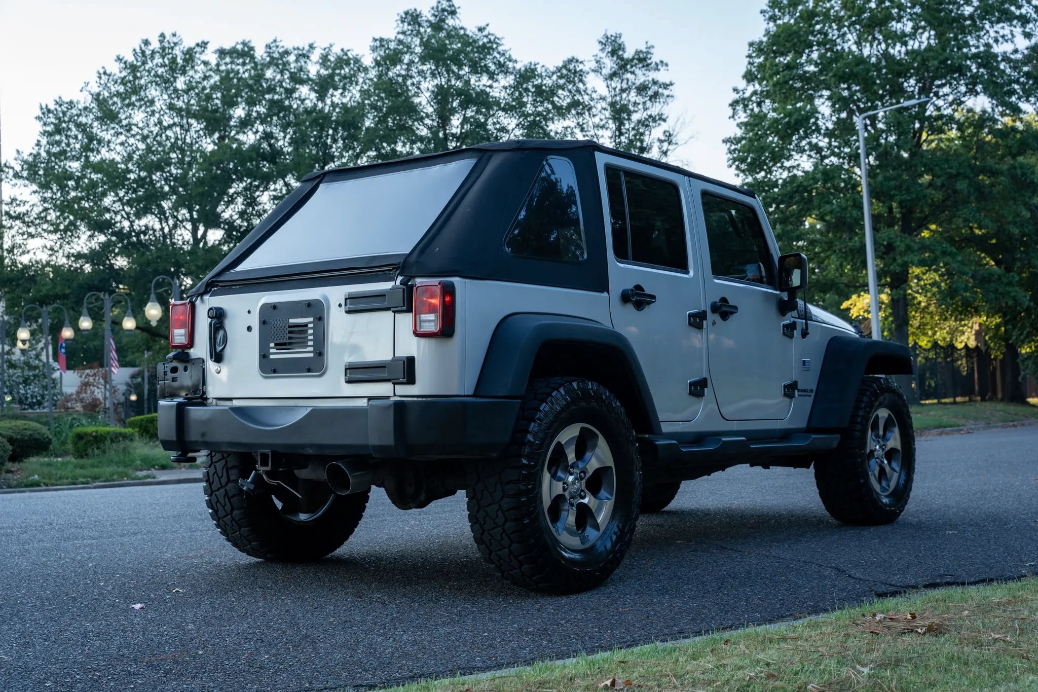 Used 2010 Jeep Wrangler Unlimited Sport RWD image 5