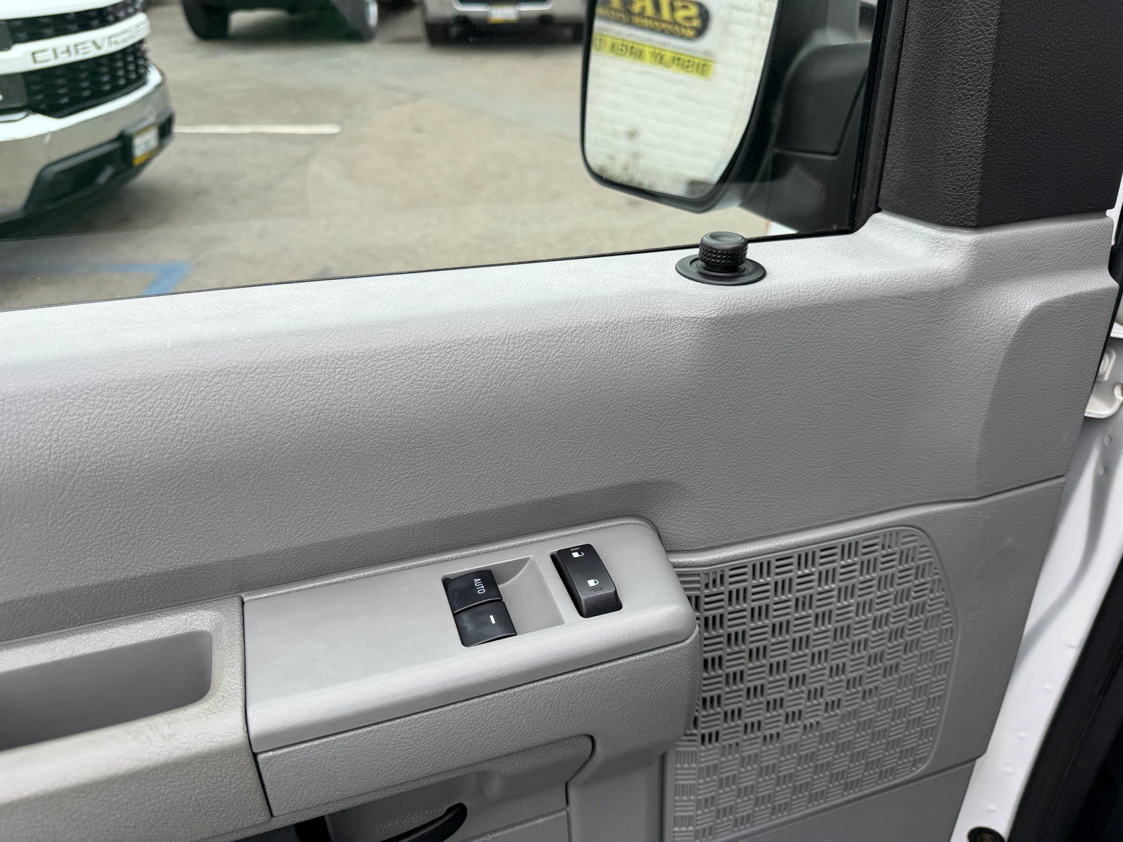 Used 2014 Ford E-150 and Econoline 150 w/ Power Group RWD image 19