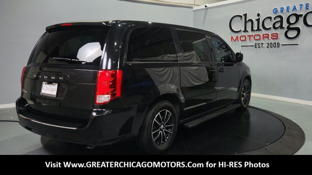 Used 2015 Dodge Grand Caravan SXT w/ Blacktop Package FWD image 12