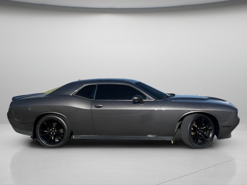 Used 2018 Dodge Challenger SXT Plus RWD image 4